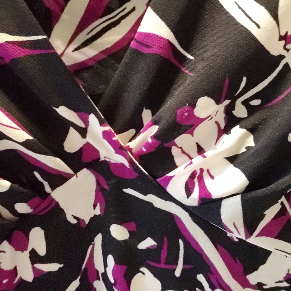 Feminine floral print dress - Picture 3 of 4